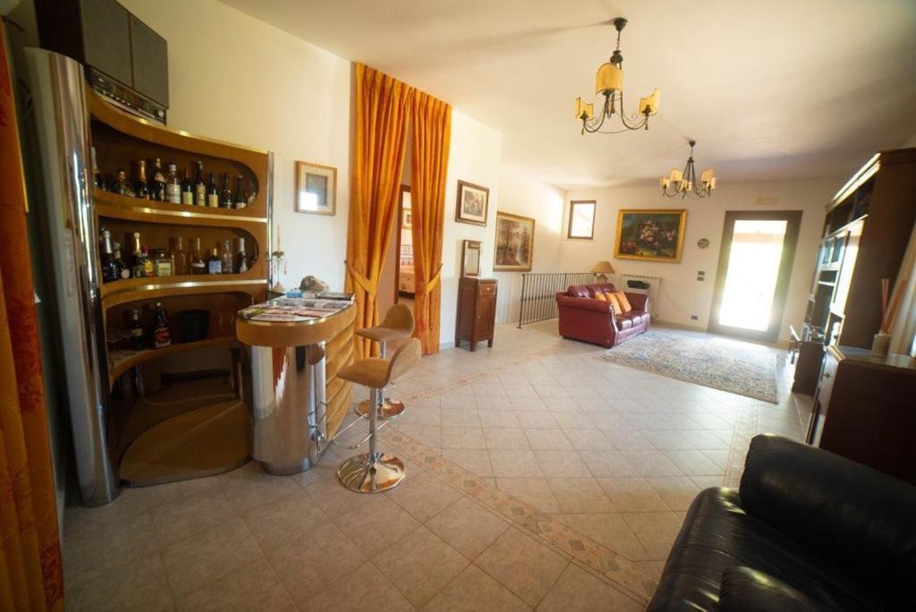 Villa Patrizia-Luxury Villa Mottola Eksteriør billede