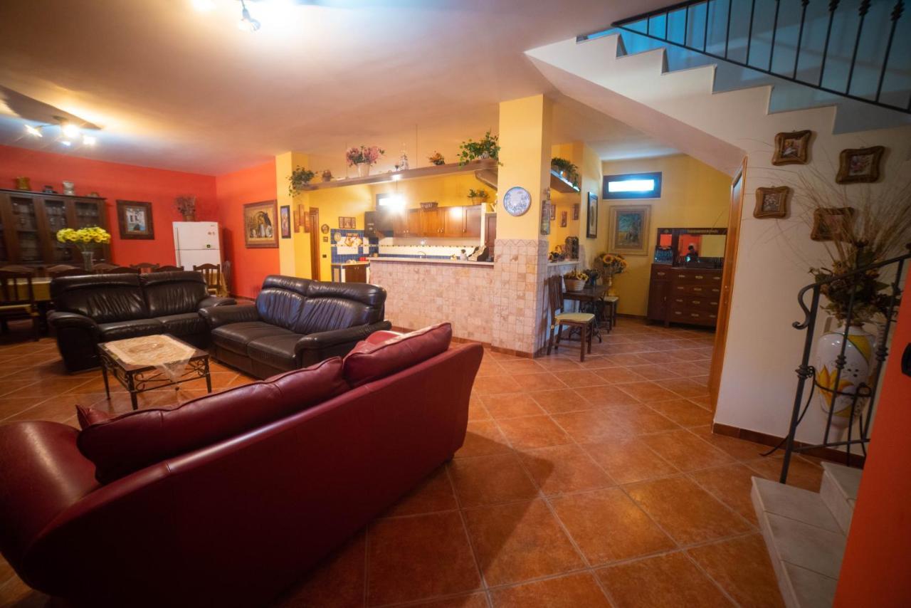 Villa Patrizia-Luxury Villa Mottola Eksteriør billede