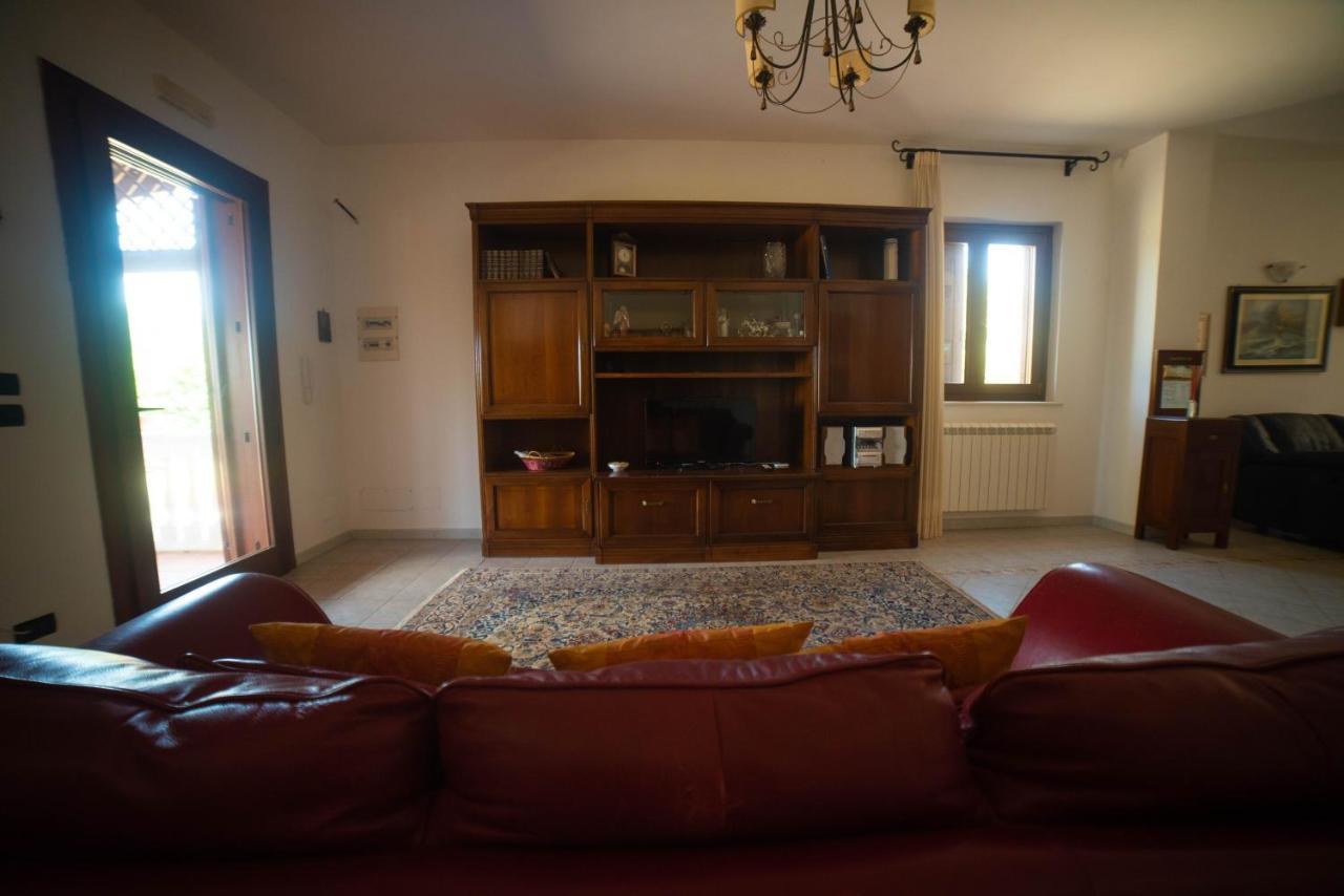 Villa Patrizia-Luxury Villa Mottola Eksteriør billede