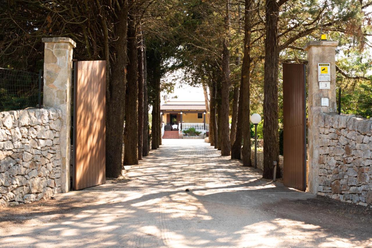 Villa Patrizia-Luxury Villa Mottola Eksteriør billede