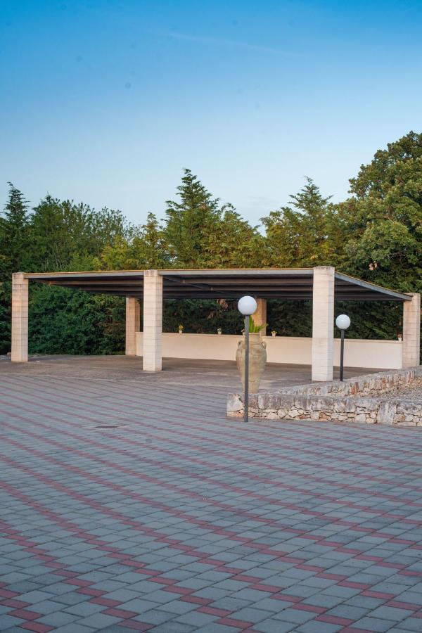 Villa Patrizia-Luxury Villa Mottola Eksteriør billede