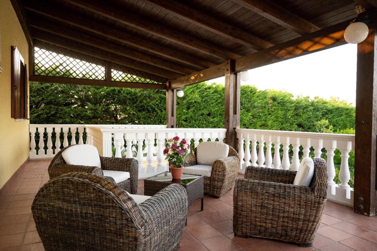 Villa Patrizia-Luxury Villa Mottola Eksteriør billede