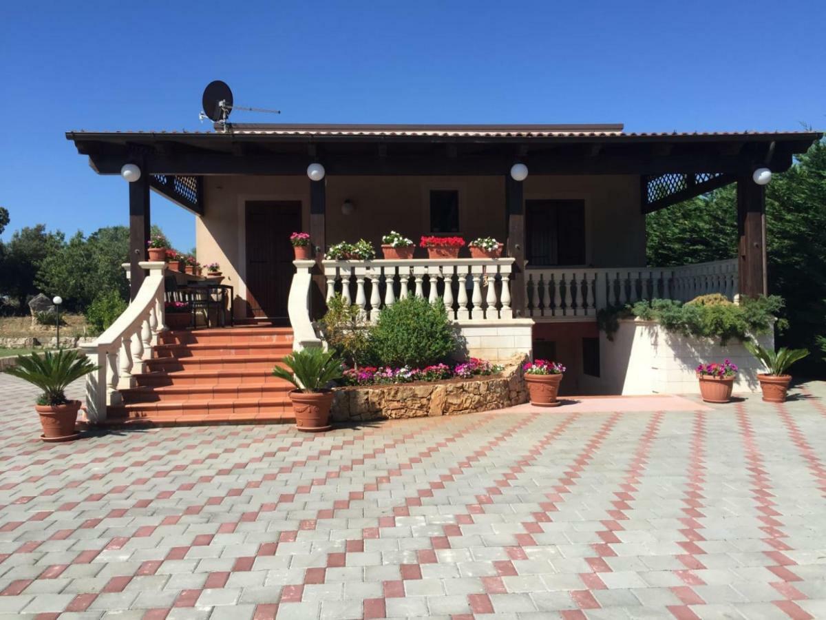 Villa Patrizia-Luxury Villa Mottola Eksteriør billede